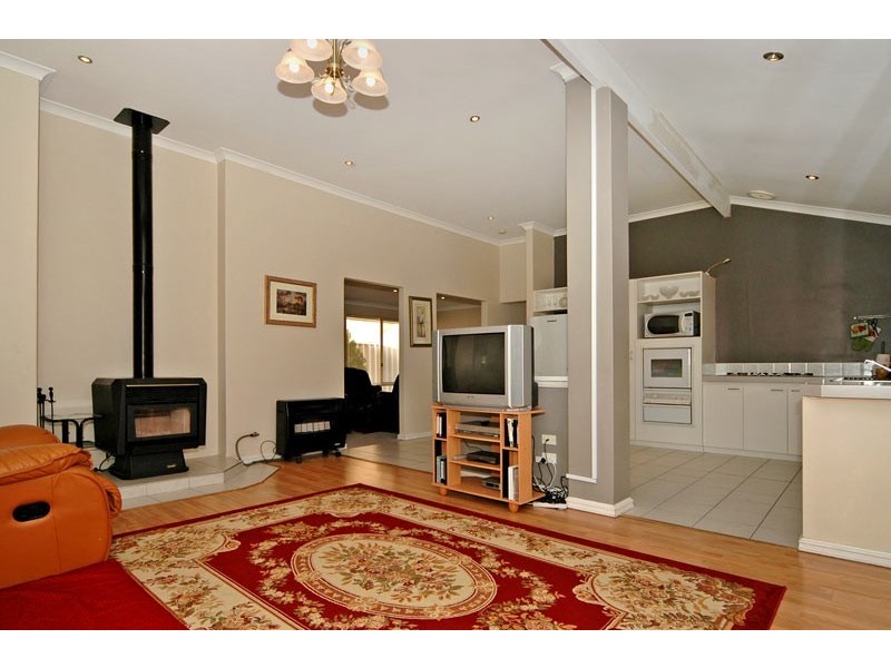 7 Nairana Place, Currambine WA 6028