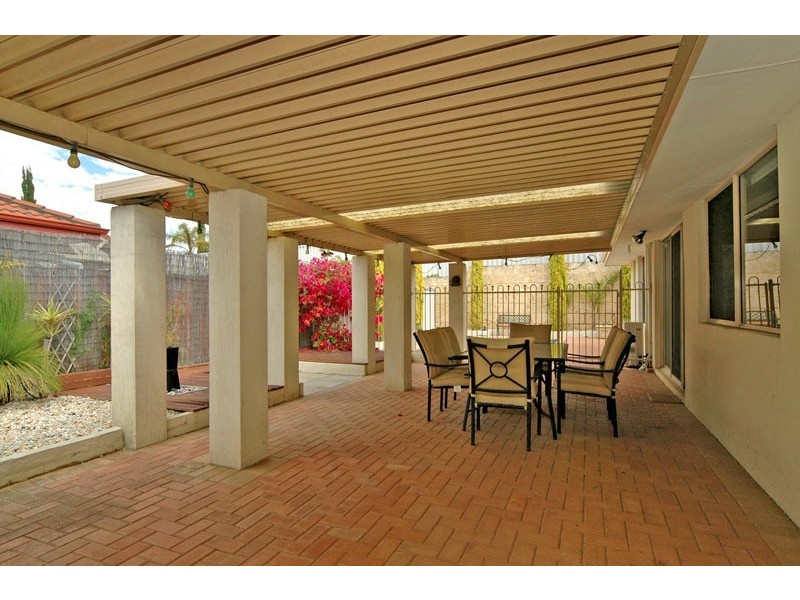 7 Nairana Place, Currambine WA 6028