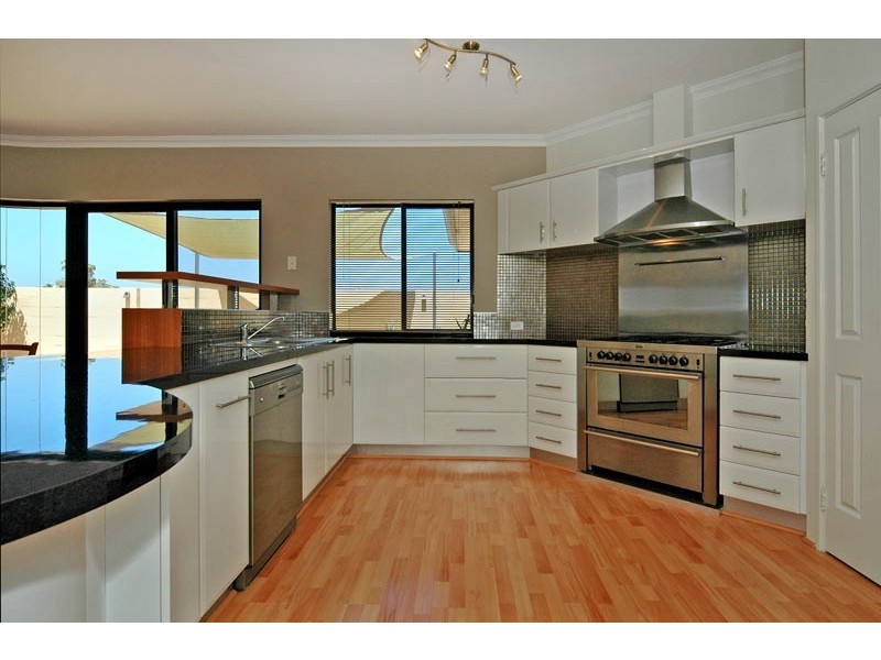 8 Bream Way, Yanchep WA 6035