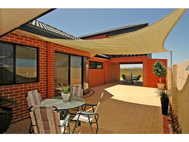 8 Bream Way, Yanchep WA 6035