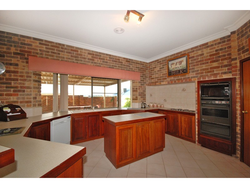 4 Setoma Court, Joondalup WA 6027