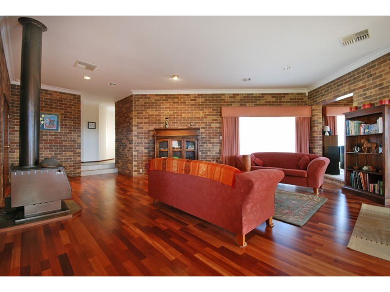 4 Setoma Court, Joondalup WA 6027