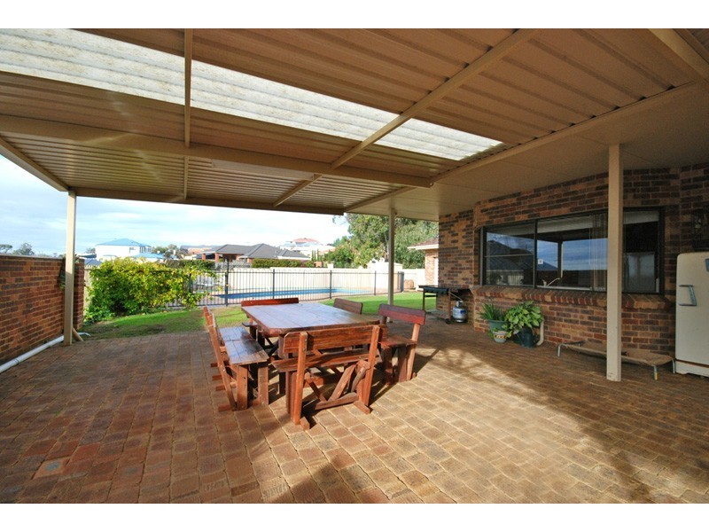 4 Setoma Court, Joondalup WA 6027