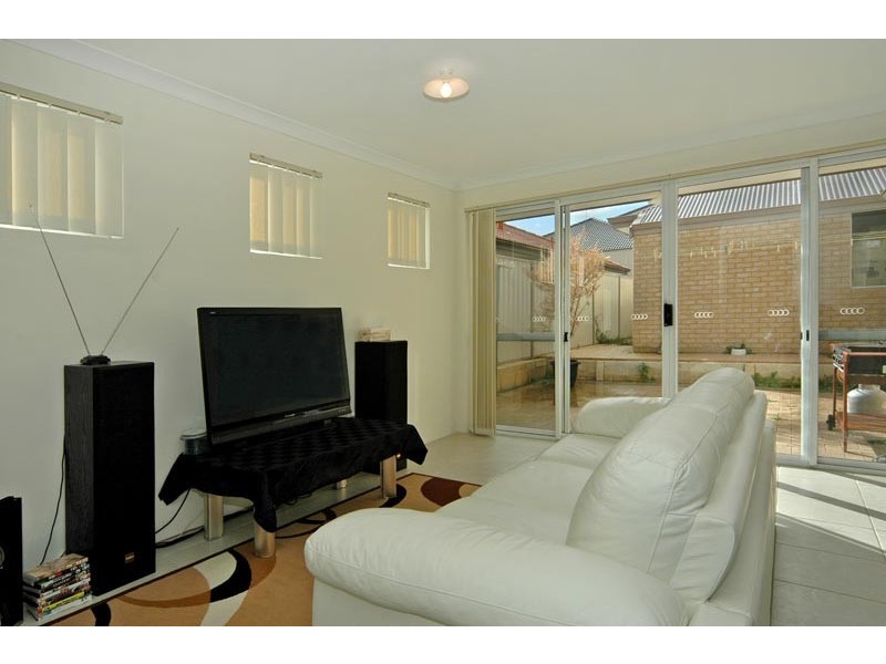 1 Bloomer Lane, Tapping WA 6065