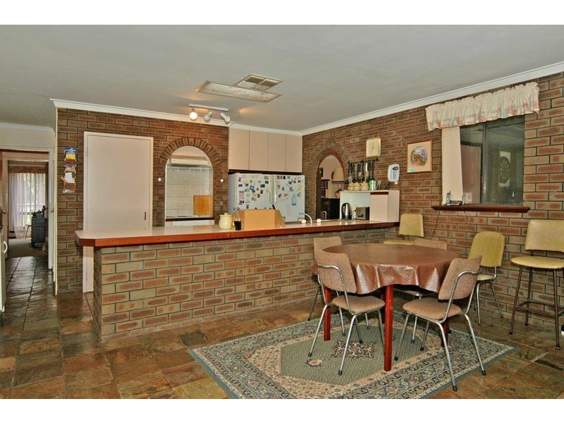 4 Dempster Place, Mariginiup WA 6065