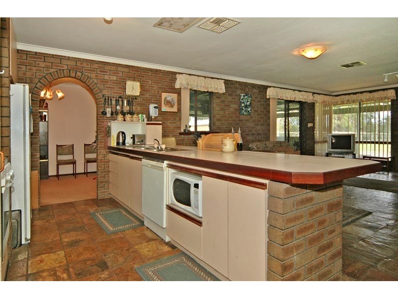 4 Dempster Place, Mariginiup WA 6065