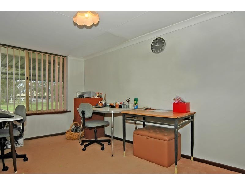 4 Dempster Place, Mariginiup WA 6065