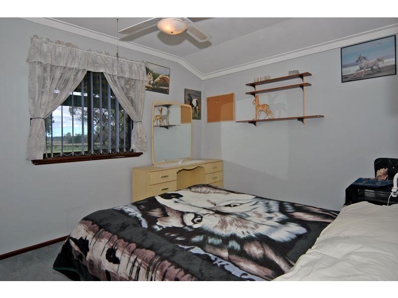4 Dempster Place, Mariginiup WA 6065