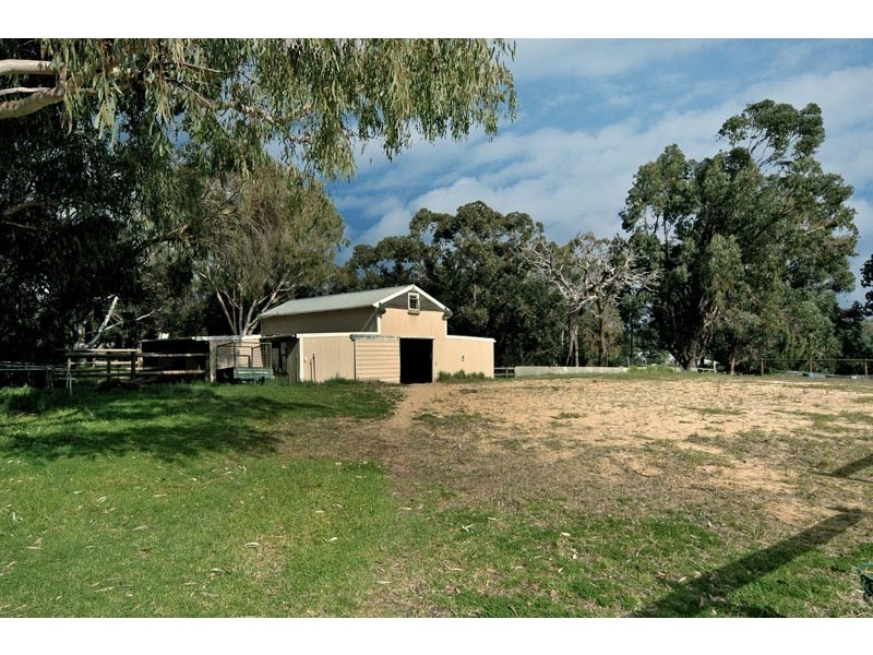 4 Dempster Place, Mariginiup WA 6065
