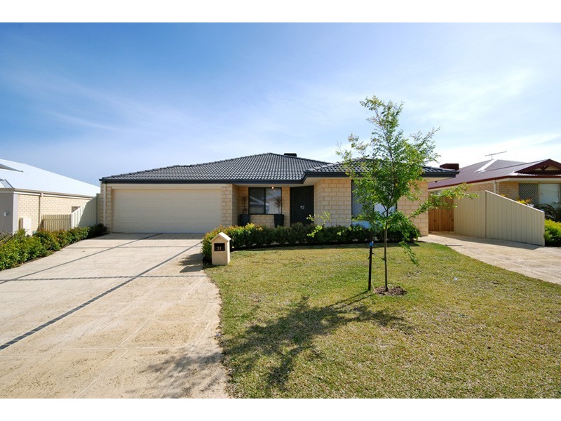 21 Narranbee Ridge, Tapping WA 6065