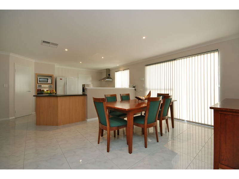 21 Narranbee Ridge, Tapping WA 6065