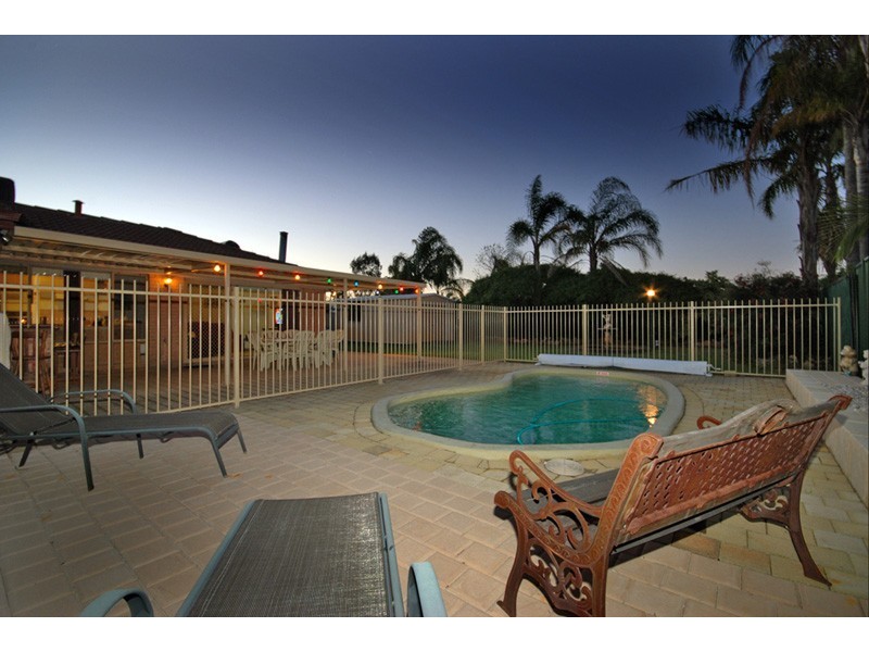 93 Pelican Parade, Ballajura WA 6066