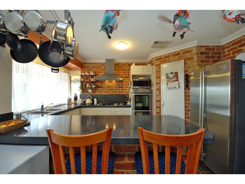 10 Lawrie Court, Clarkson WA 6030