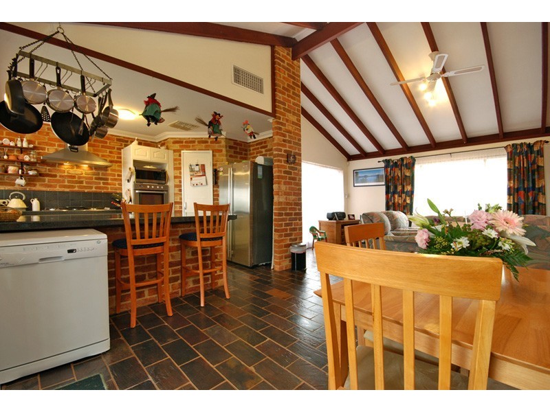 10 Lawrie Court, Clarkson WA 6030