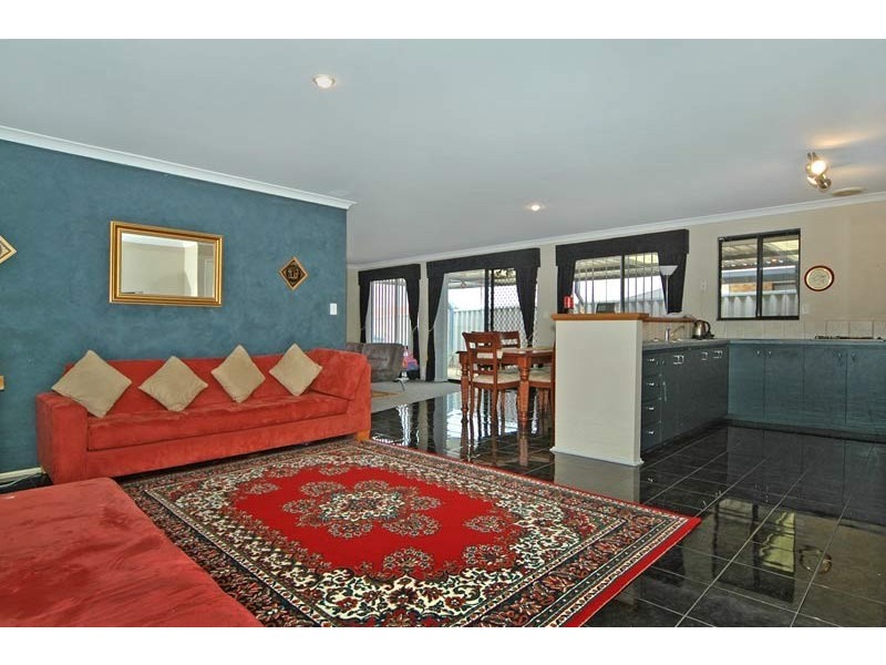 9 Beefwood Street, Banksia Grove WA 6031