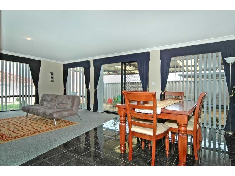 9 Beefwood Street, Banksia Grove WA 6031