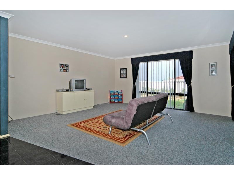 9 Beefwood Street, Banksia Grove WA 6031