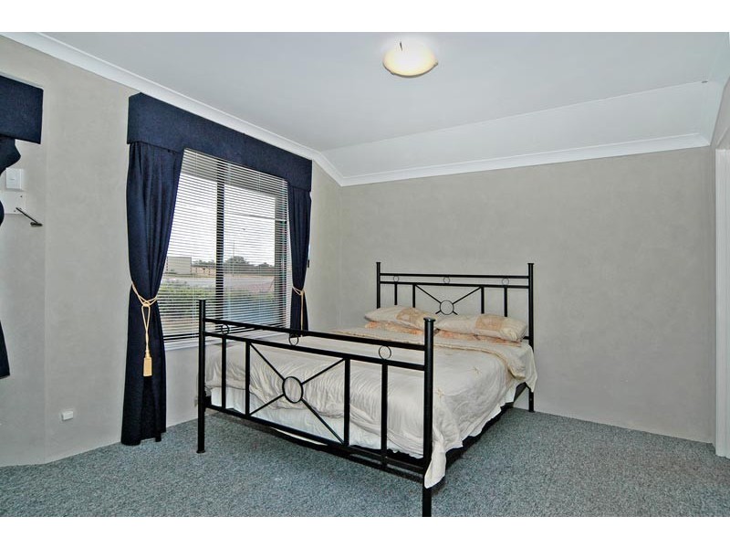 9 Beefwood Street, Banksia Grove WA 6031