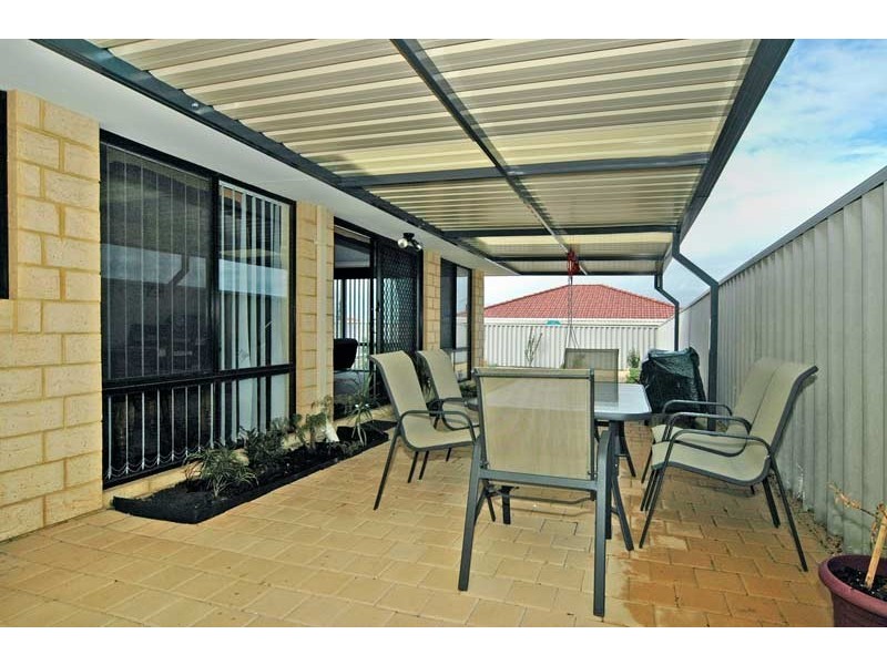 9 Beefwood Street, Banksia Grove WA 6031