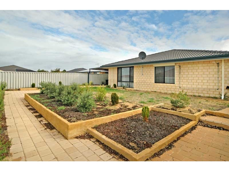 9 Beefwood Street, Banksia Grove WA 6031