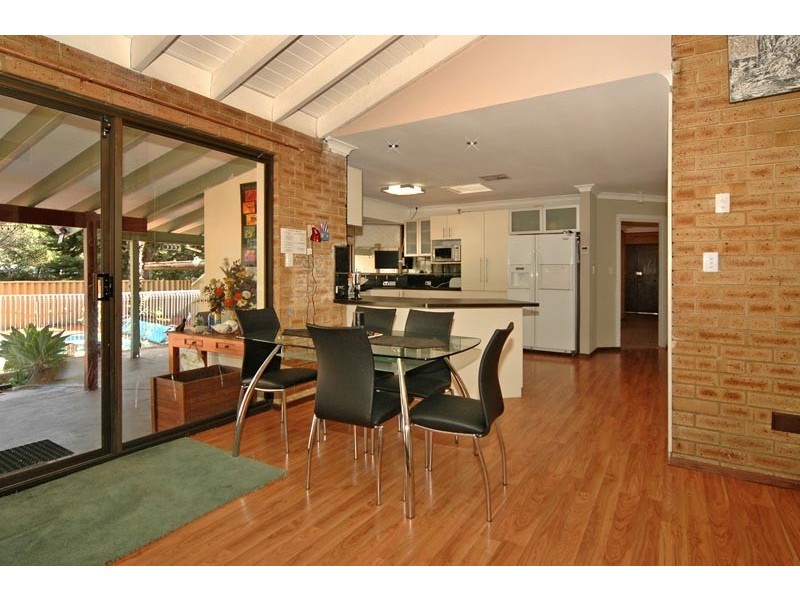 29 Bushland Retreat, Carramar WA 6031