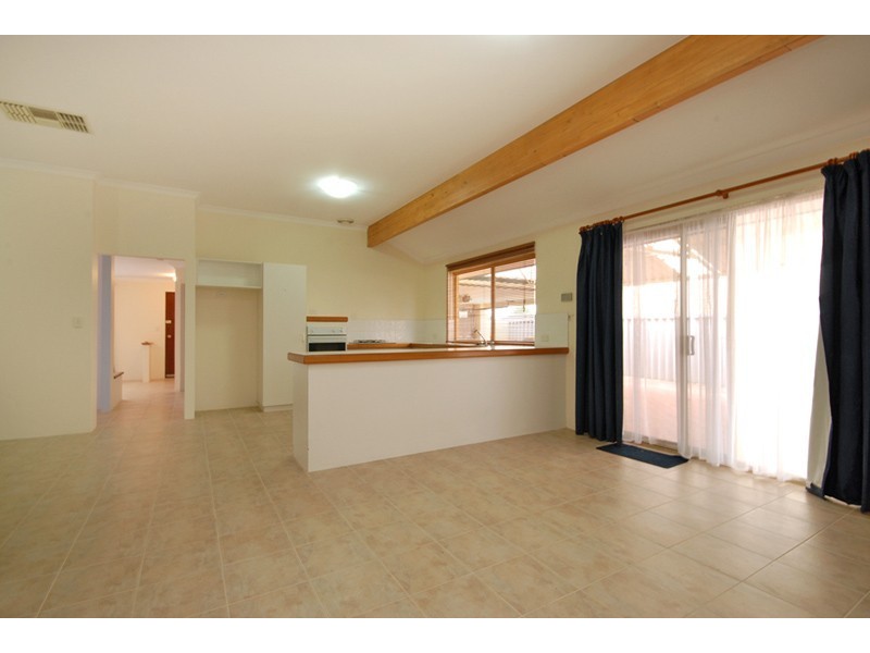 14 Clevland Court, Marangaroo WA 6064