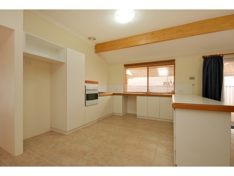 14 Clevland Court, Marangaroo WA 6064