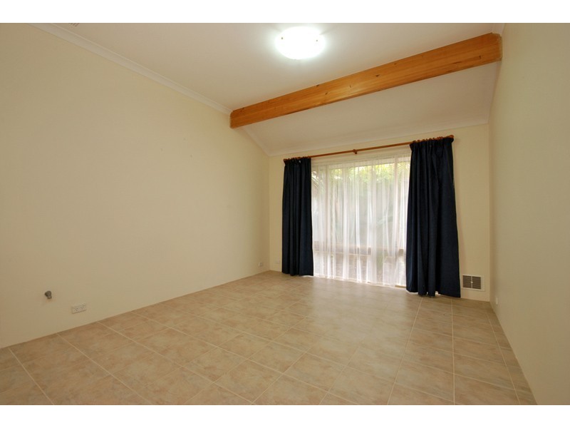 14 Clevland Court, Marangaroo WA 6064