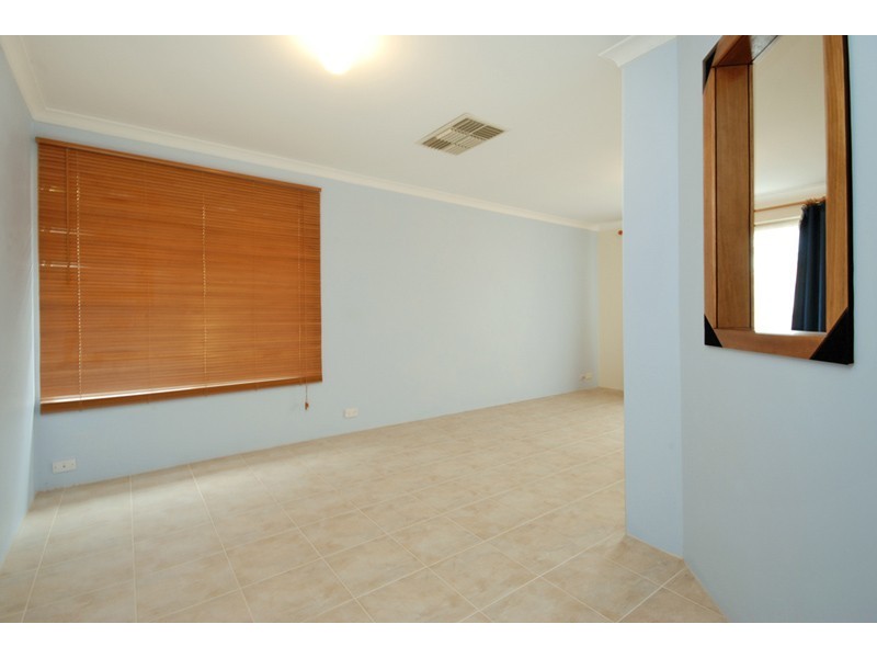 14 Clevland Court, Marangaroo WA 6064