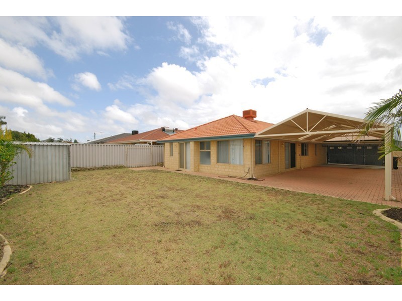 14 Clevland Court, Marangaroo WA 6064