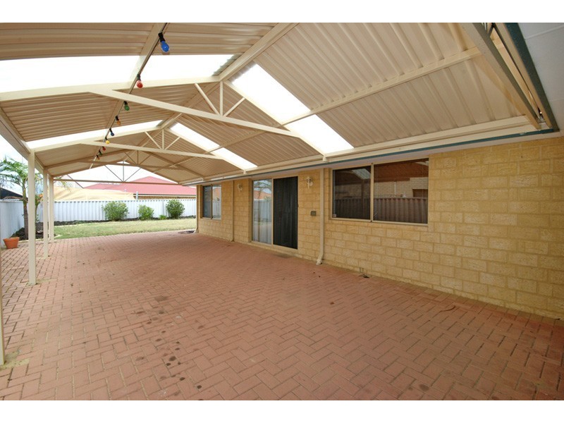 14 Clevland Court, Marangaroo WA 6064