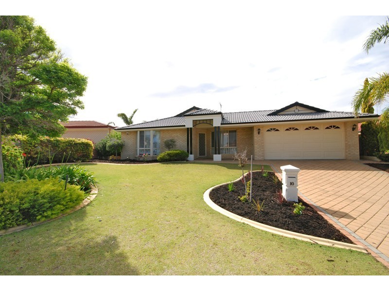 10 Canterbury Circle, Currambine WA 6028