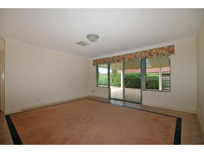 10 Canterbury Circle, Currambine WA 6028