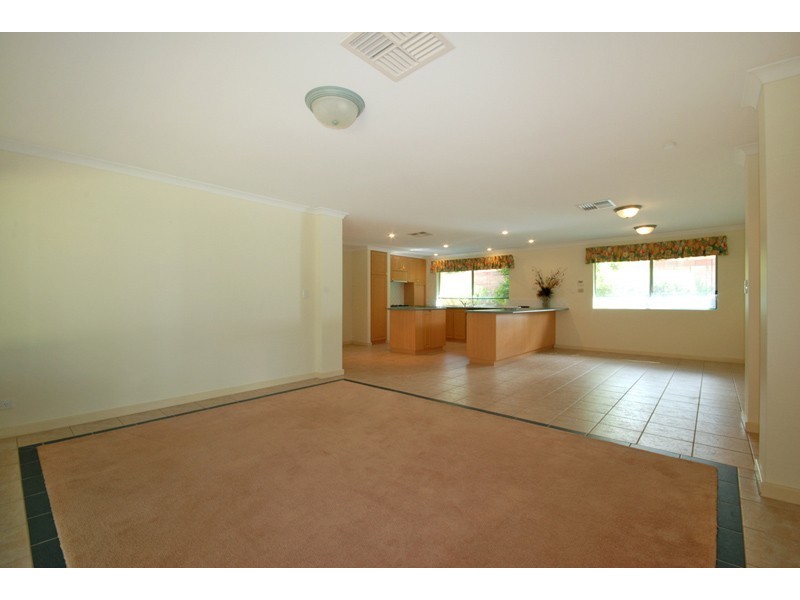 10 Canterbury Circle, Currambine WA 6028