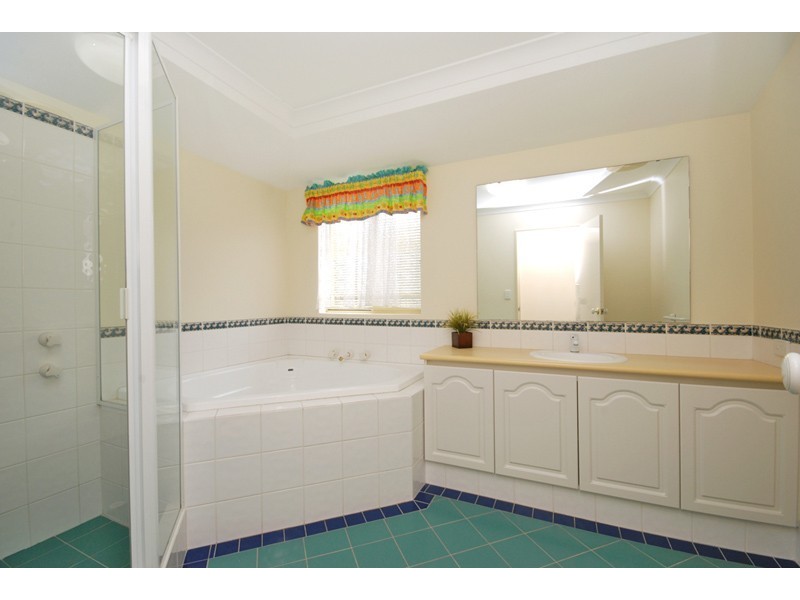 10 Canterbury Circle, Currambine WA 6028