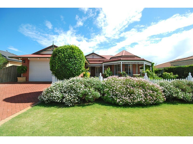 23 St Pierre Circuit, Currambine WA 6028