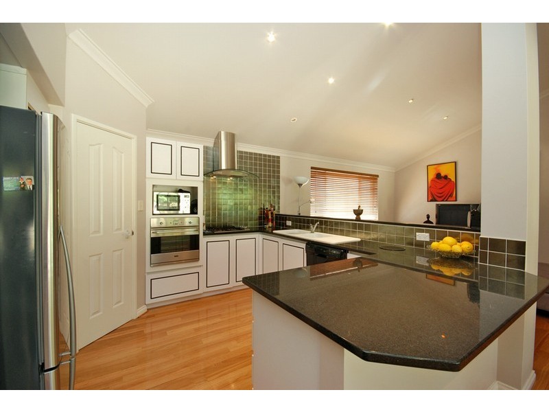 2 Pilgrim Place, Currambine WA 6028