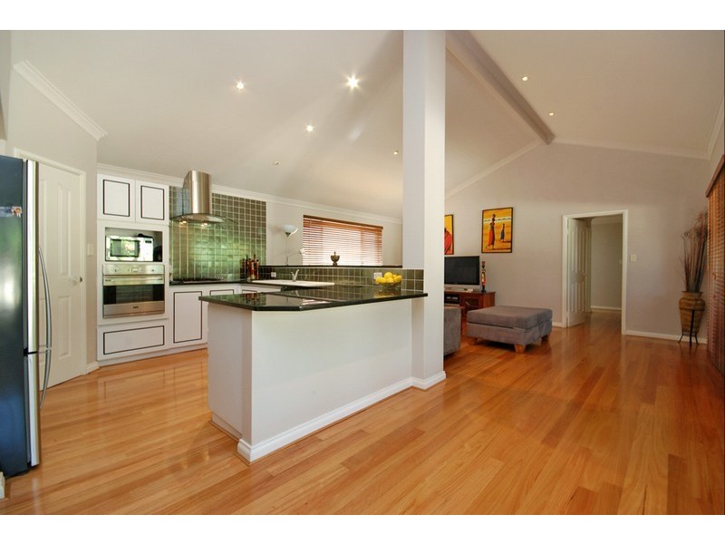 2 Pilgrim Place, Currambine WA 6028