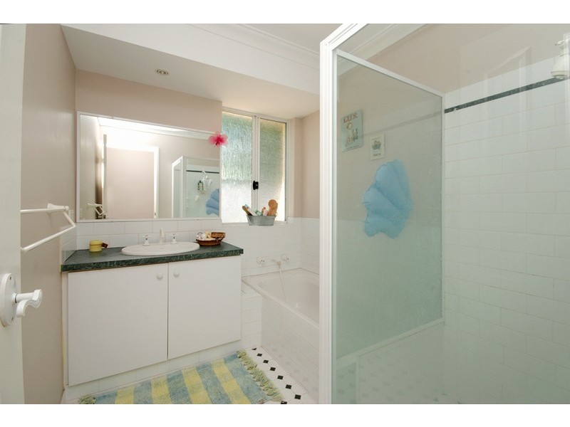 2 Pilgrim Place, Currambine WA 6028