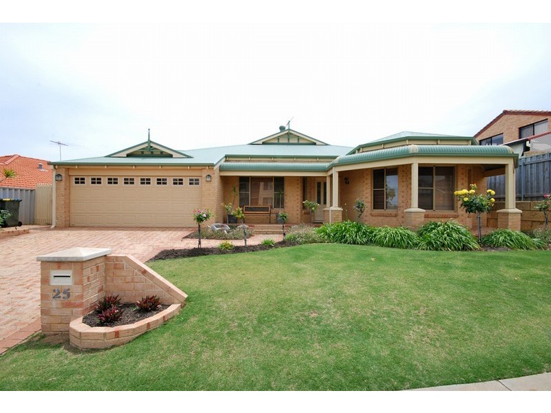 25 Santa Ana Mews, Currambine WA 6028