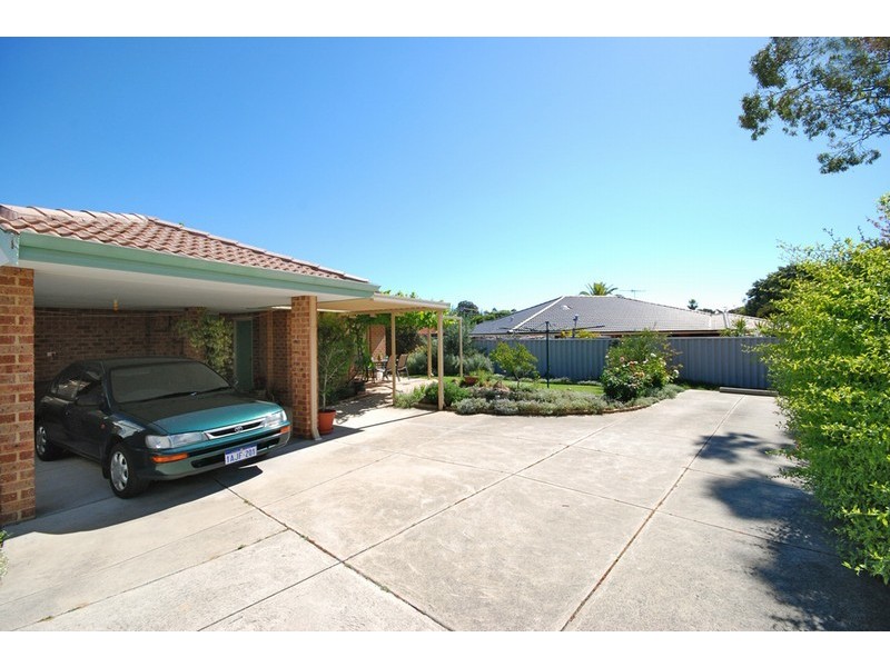 4A Mayflower Crescent, Craigie WA 6025