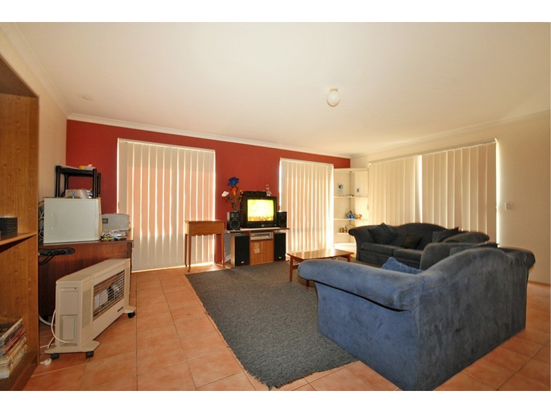 37 MacNaughton Crescent, Kinross WA 6028