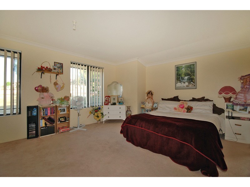 37 MacNaughton Crescent, Kinross WA 6028