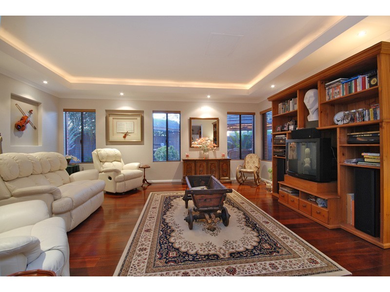 6 Lundy Court, Currambine WA 6028