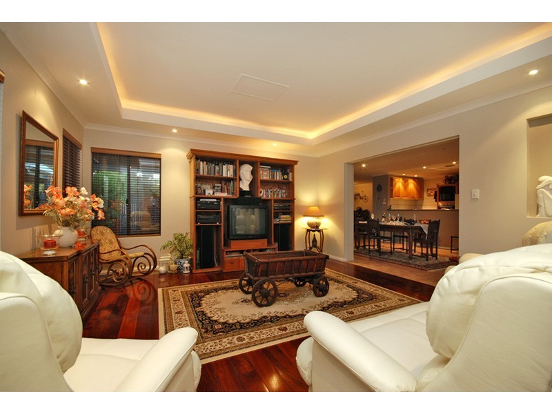 6 Lundy Court, Currambine WA 6028