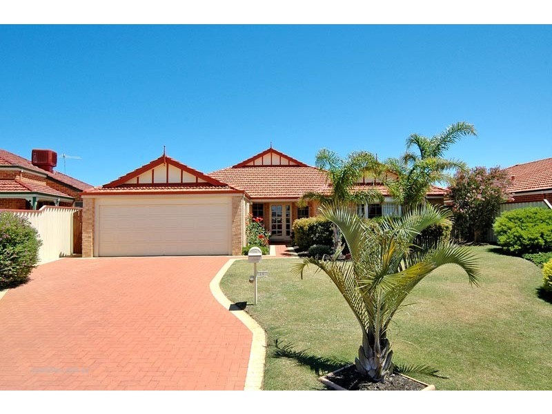 16 Roxburgh Circle, Kinross WA 6028