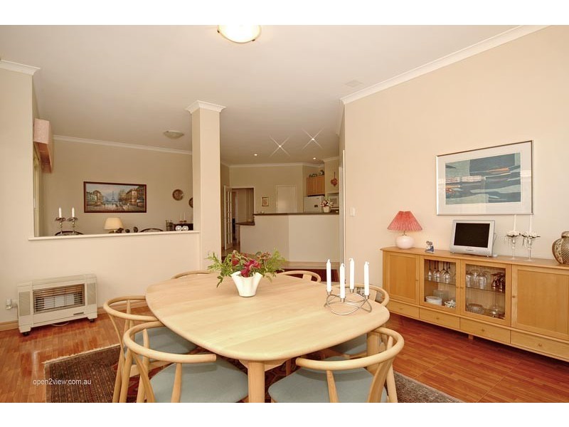 16 Roxburgh Circle, Kinross WA 6028