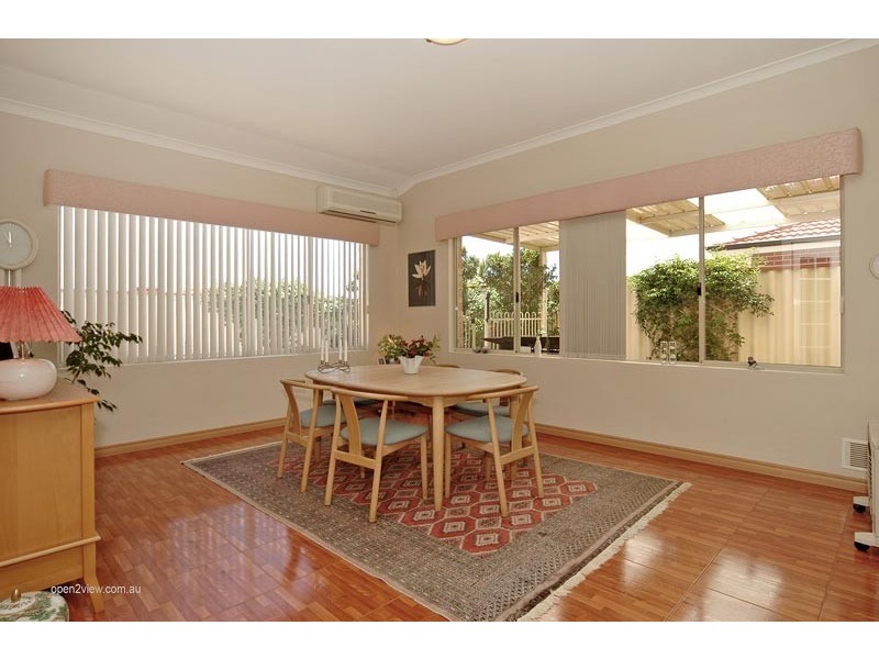 16 Roxburgh Circle, Kinross WA 6028