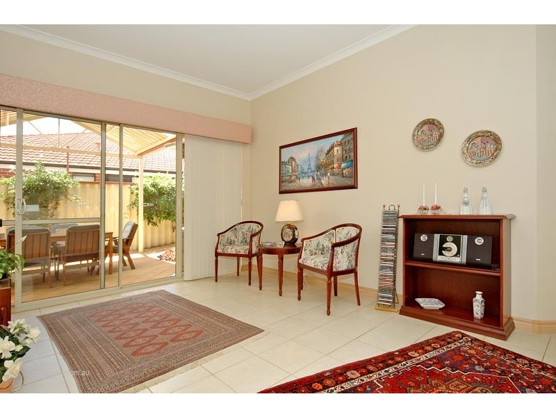 16 Roxburgh Circle, Kinross WA 6028