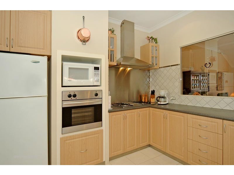 16 Roxburgh Circle, Kinross WA 6028